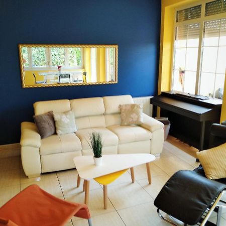 Benaja Swiss Nyaralohaz Villa เคสเท ภายนอก รูปภาพ