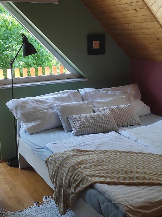 Benaja Swiss Nyaralohaz Villa เคสเท ภายนอก รูปภาพ