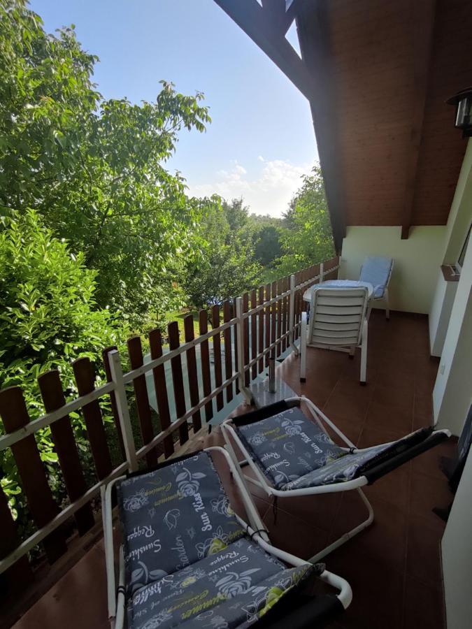 Benaja Swiss Nyaralohaz Villa เคสเท ภายนอก รูปภาพ